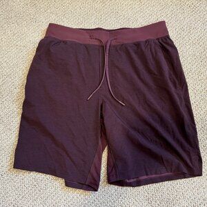 Lululemon Men’s Shorts 9" Purple Black Size L lightweight (lightly used)